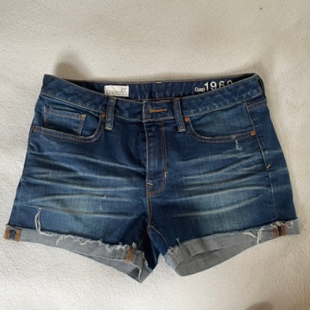 Gap Maddie Jean Shorts in Bayside Medium Wash 27